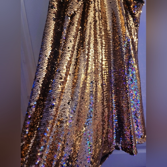 🥂 City Chic Sparkling Gold Mini Dress - Picture 8 of 10
